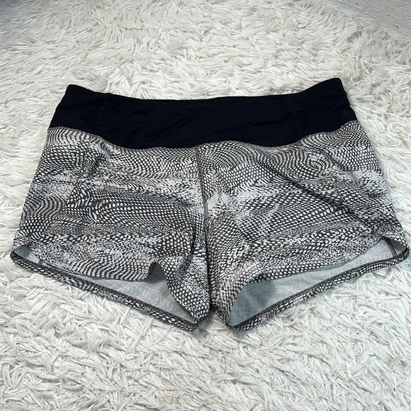 Lululemon Run Times Short II *4" Swerve Vapor Metal Grey / Black - Picture 1 of 7